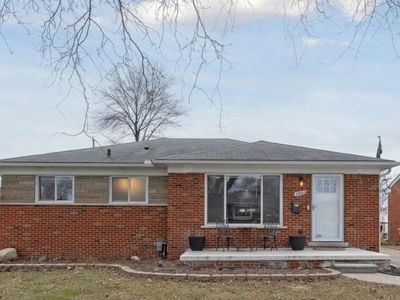 22006 Trombly St, Saint Clair Shores, MI, 48080