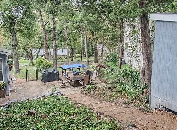 2nd image of 1235 Lady Ln