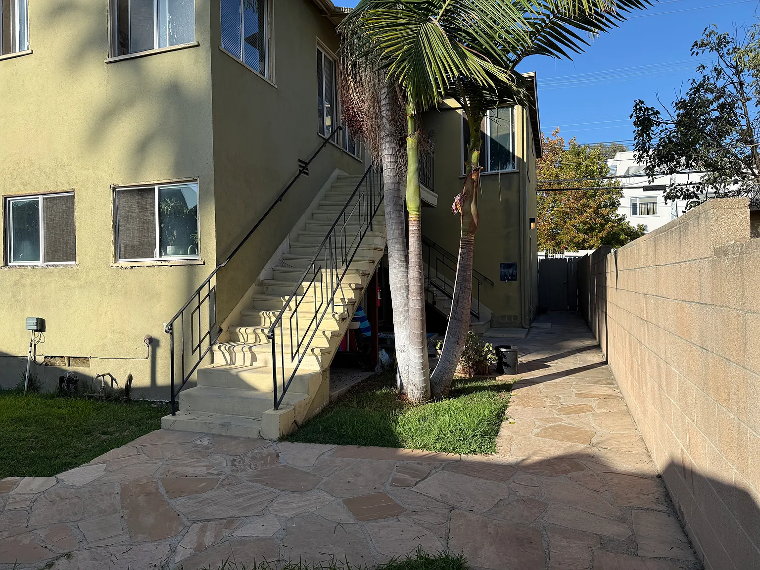 2 bed, 850 sqft, $2,850 — Photo 3