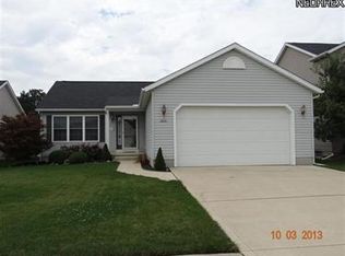 5872 W Breezeway Dr, North Ridgeville, OH 44039