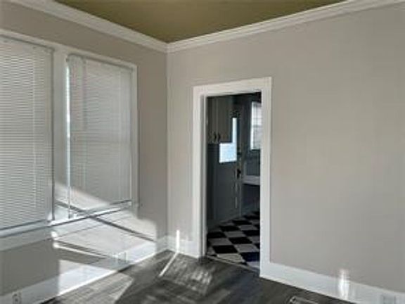 3rd image of 310 1/2 S Palmetto Ave