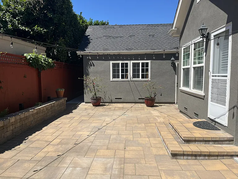 1078 Byerley Ave — Photo 47