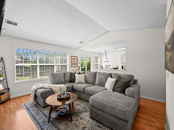 4th image of 102 Pasture Pl