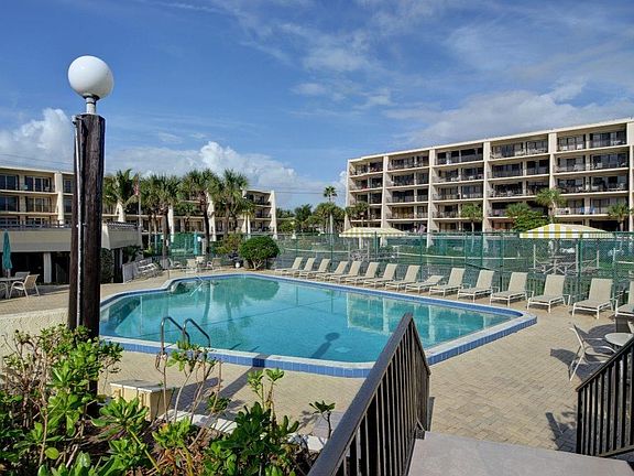 2nd image of 3939 Ocean Dr APT 305B