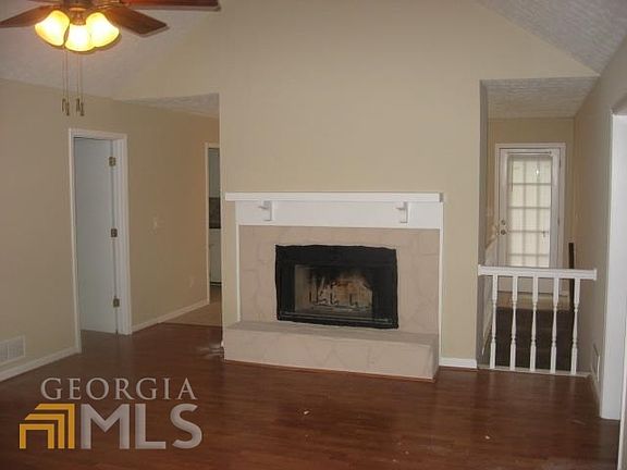 3rd image of 4088 Tara Ct