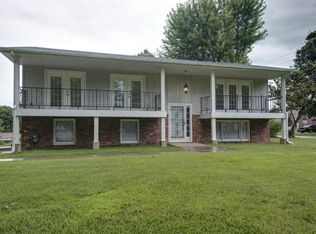 216 S East St, Mount Vernon, MO 65712