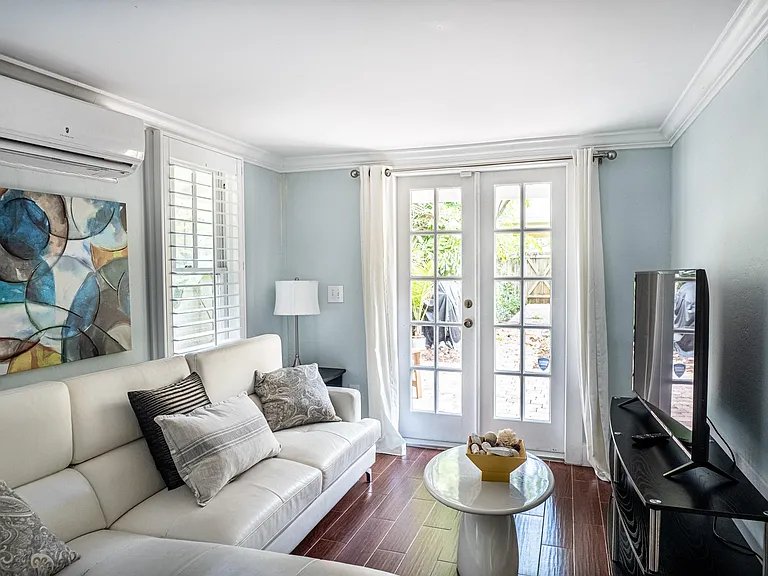 223 NE 15th Ave #D — Photo 12