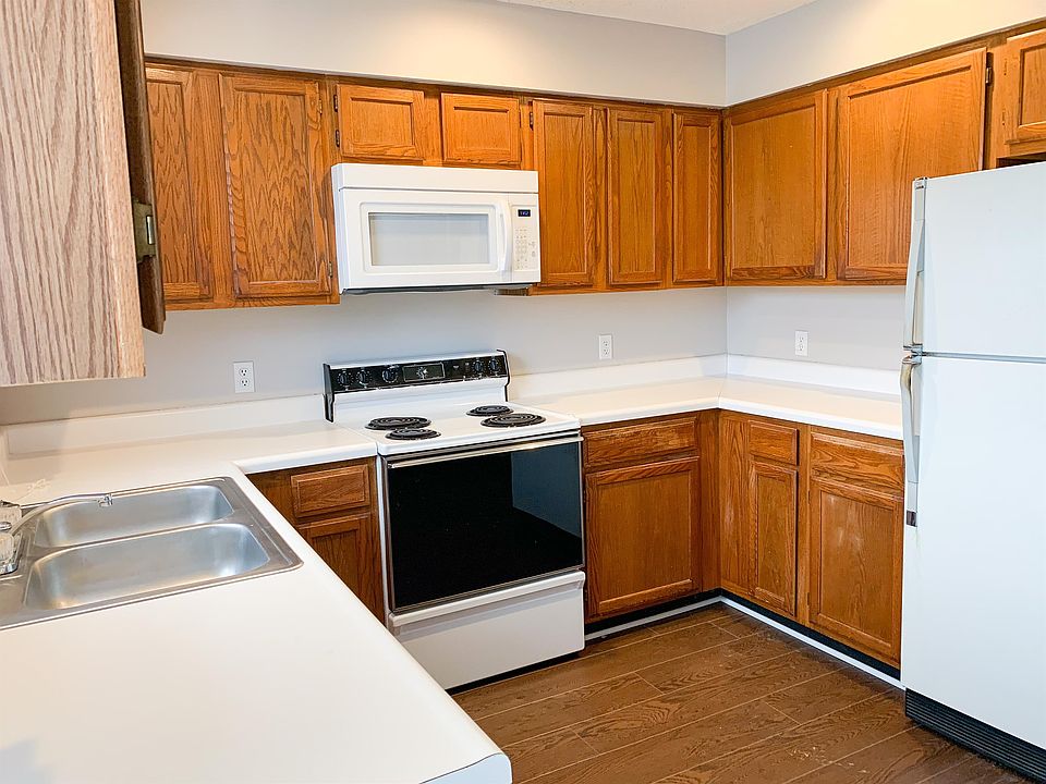 1st image of 904 Southwood Dr APT C