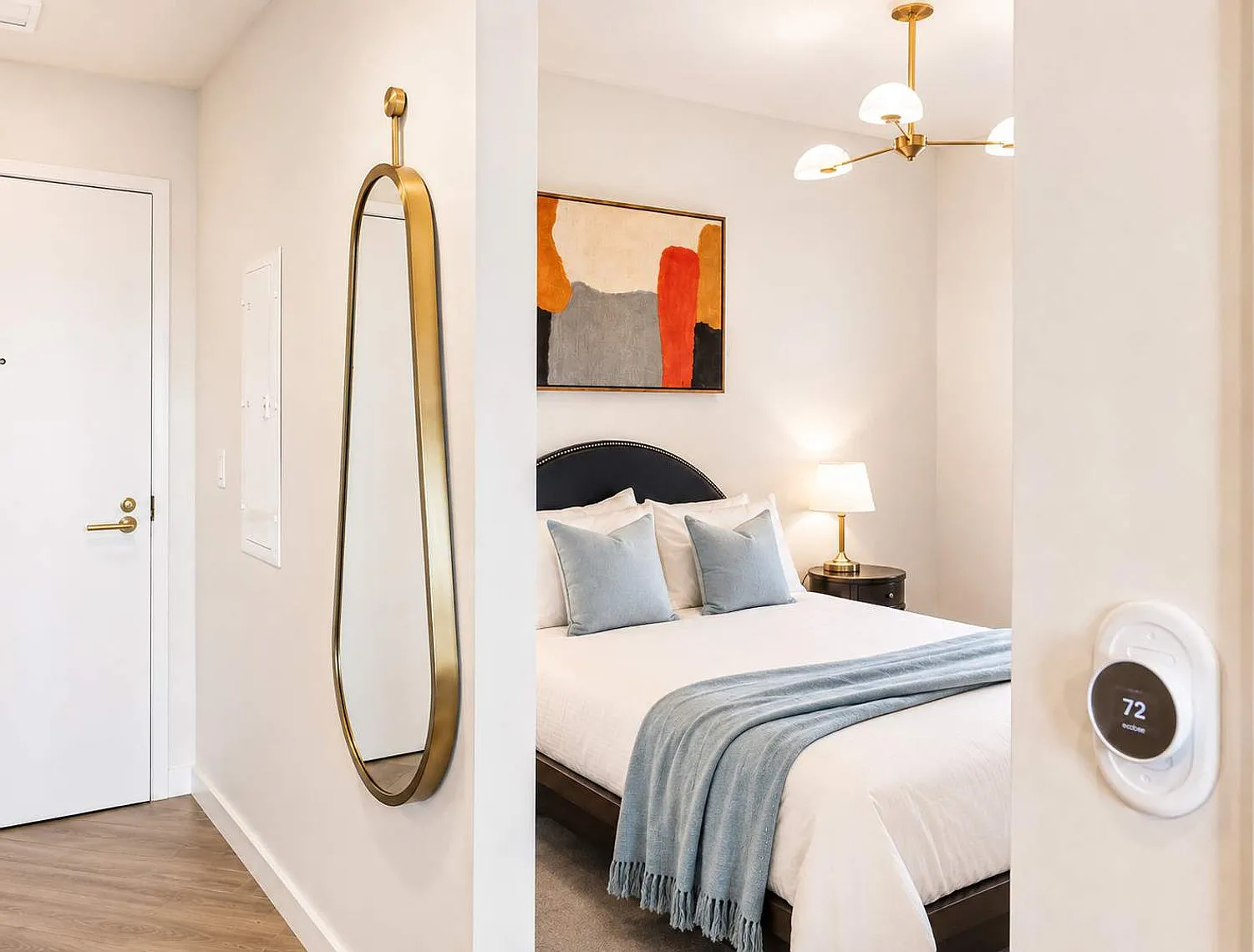 1 bed, 1.0 bath, 667 sqft, $6,028 — Photo 4