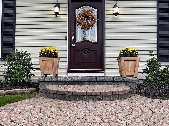 3rd image of 26560 Acacia St