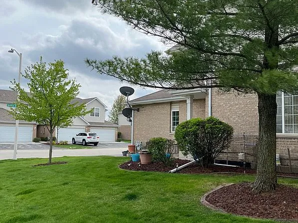 8412 Stratford Dr, Tinley Park, IL 60487