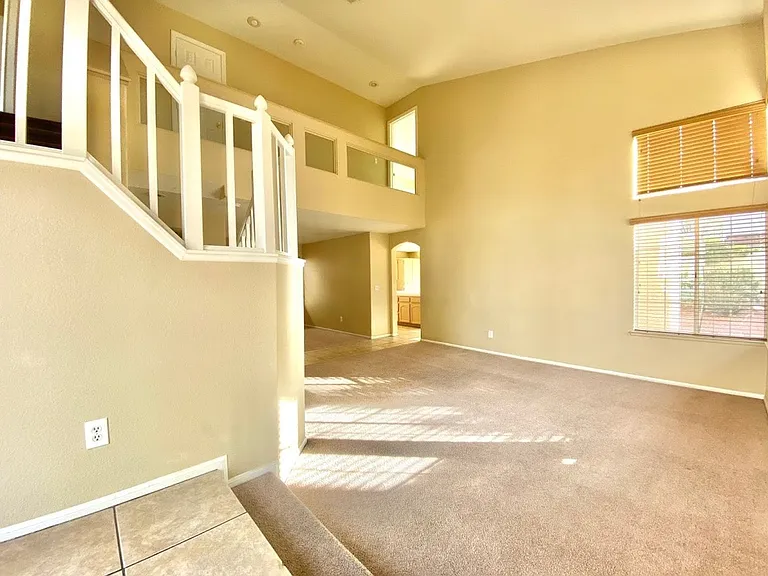 8009 Dover Shores Ave — Photo 15