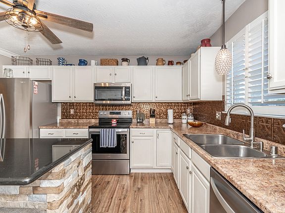 4th image of 10351 Vicksburg Ln