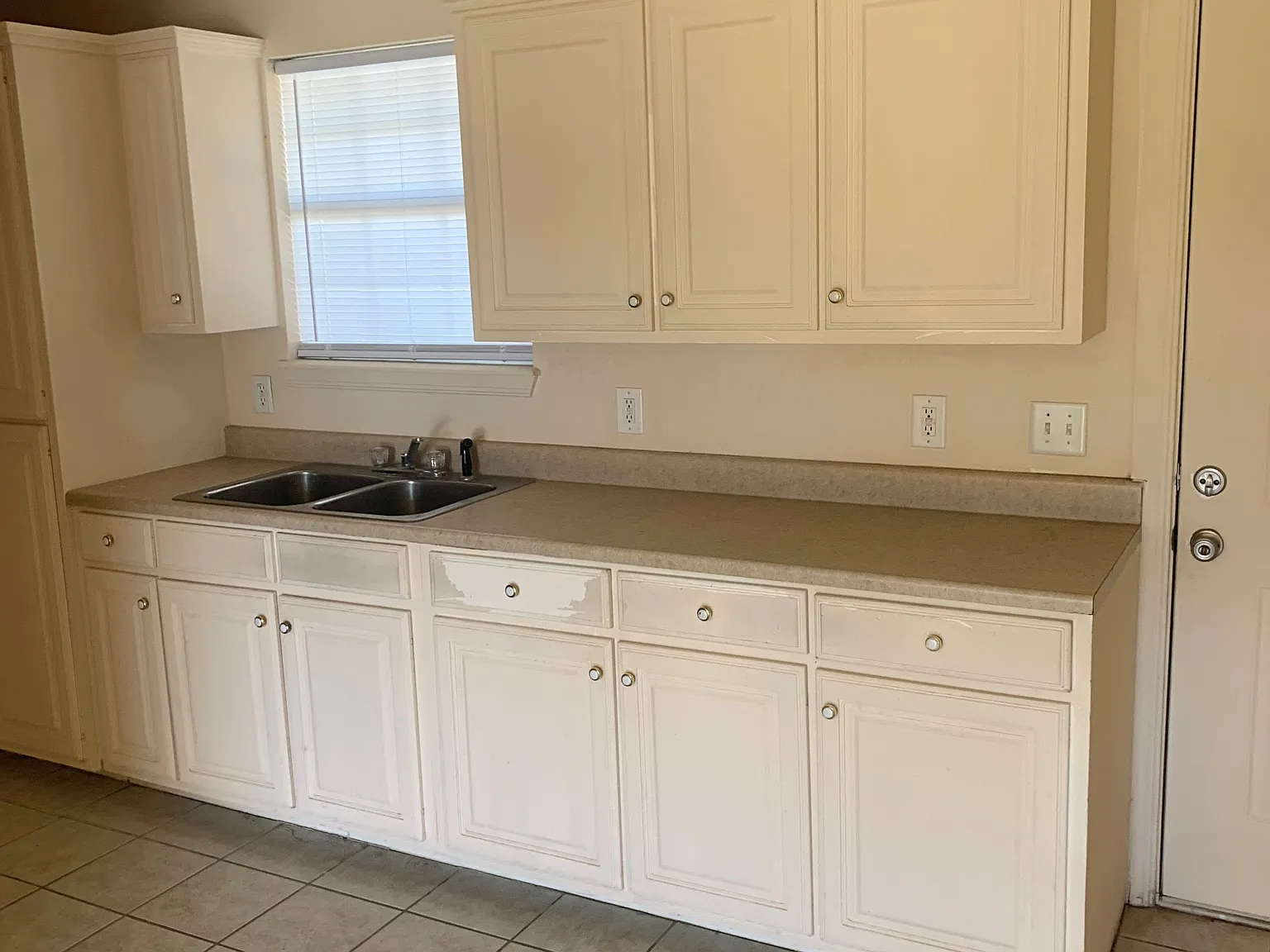 2 bed, 925 sqft, $1,400 — Photo 3