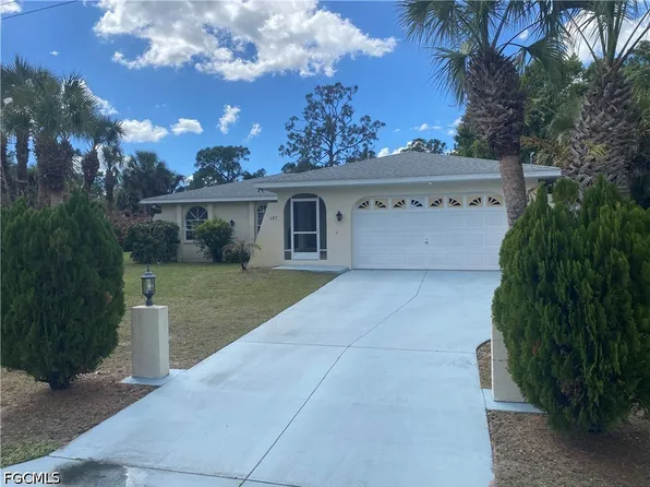 407 Plumosa Ave, Lehigh Acres, FL 33972