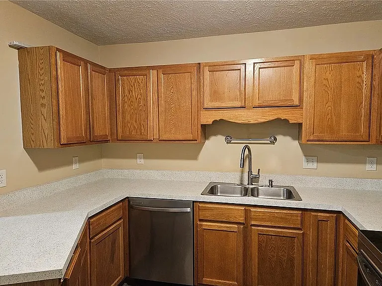 3375 Galleria Dr #7 — Photo 2