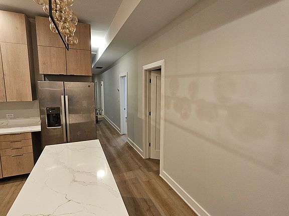 3rd image of 1843 N Whipple St Floor 2