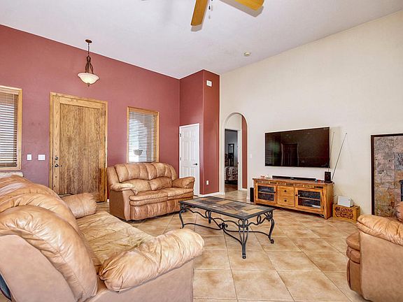 4th image of 2802 E Broadview Dr