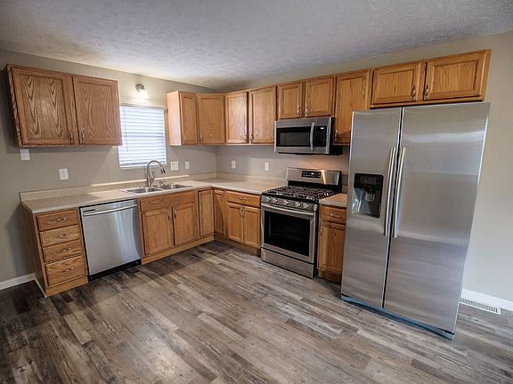 5th image of 743 South St