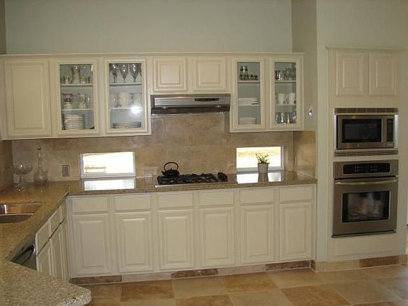 Complete remodel! Granite, Stainless Steel, Undermount Sink, Gas Cooktop, Plus