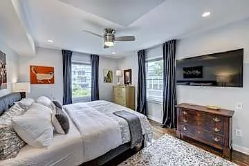 510 Queens Rd — Photo 22