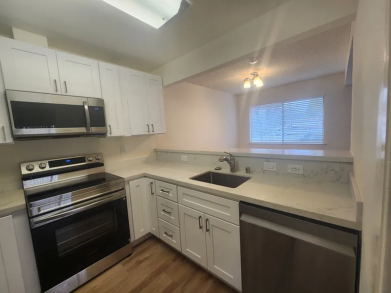 201 Compton Cir #D — Photo 6