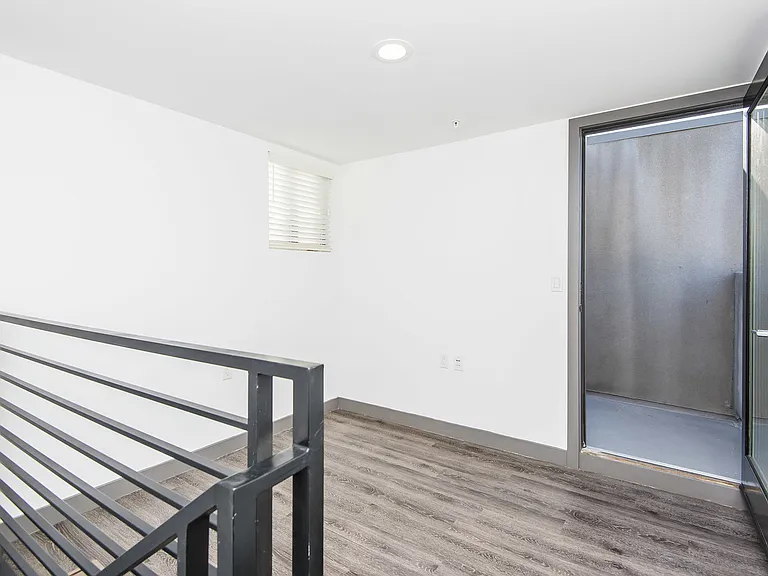 7036 La Tijera Blvd — Photo 14