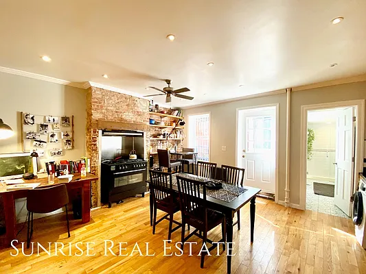 Rented by Sunrise Real Estate | media 16