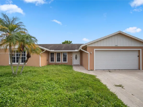 1282 Wyndcliff Dr, Wellington, FL 33414
