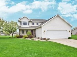 305 Pine Crest Dr, Bremen, IN 46506