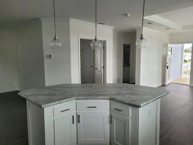 2505 E Bay Dr — Photo 3
