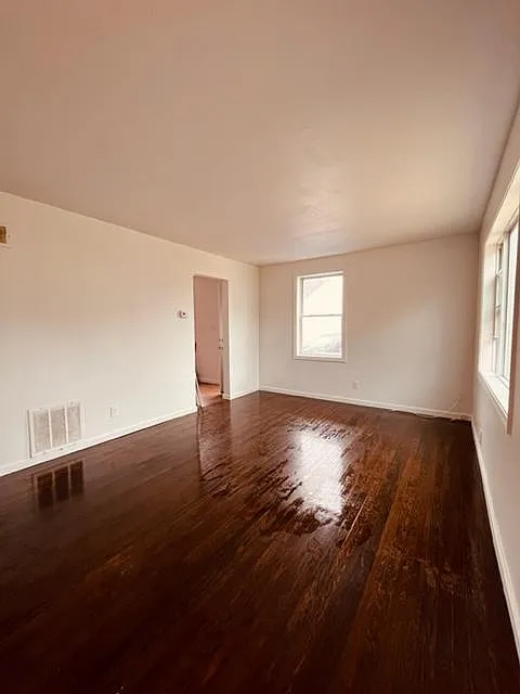 2 bed, 900 sqft, $2,200 — Photo 3