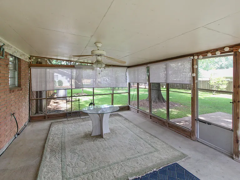 215 E Boyd St — Photo 16