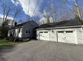 3 Crystal Ln, Cumberland, ME 04021