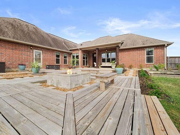 4th image of 138 Beau Chene Dr