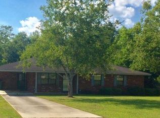 712 Christy St, Glennville, GA 30427