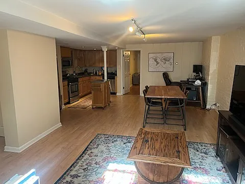 556 W Belden Ave #G — Photo 4