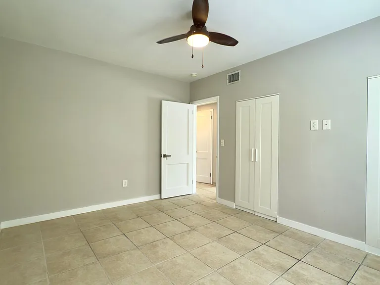 534 SW 6th Ct — Photo 11