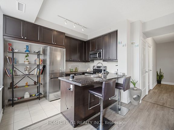 3rd image of 2396 Major Mackenzie Dr W #212