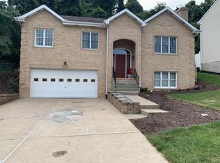 938 Broglie Dr, Pittsburgh, PA 15236