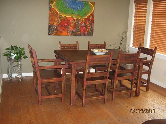 Informal dining, open floor plan
