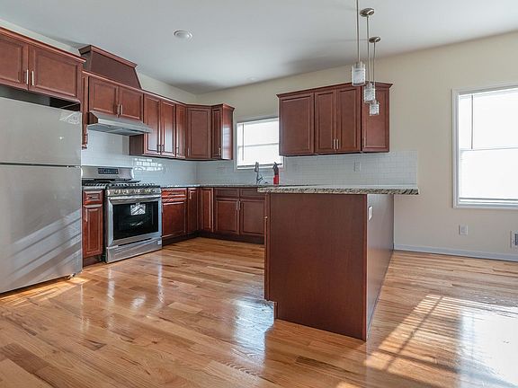 Kitchen w/ stainless steel appliances