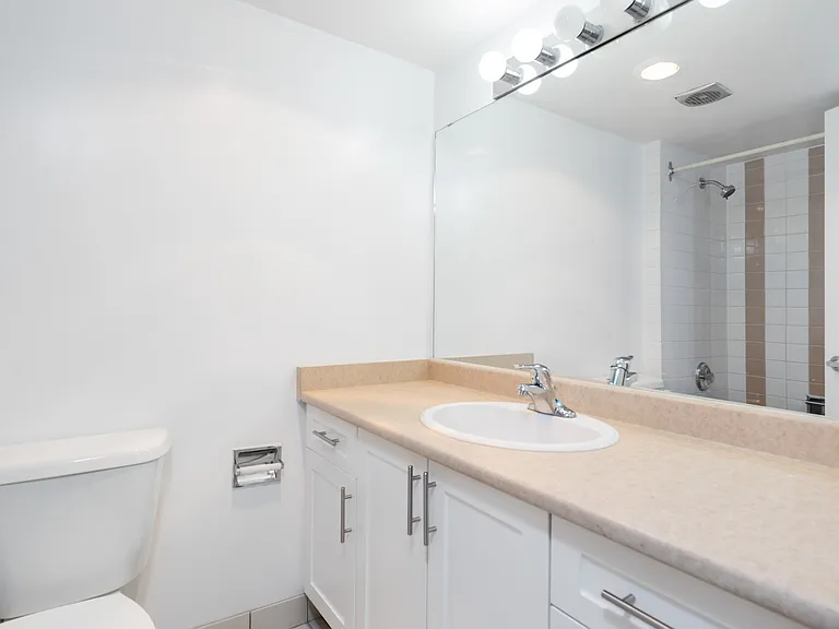 2324 W 1st Ave #201 — Photo 4