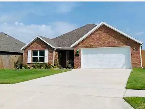 2nd image of 3904 SW Mistletoe Ave