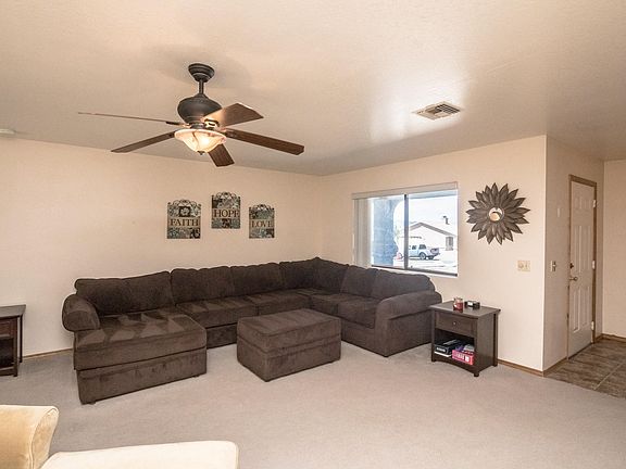 5th image of 3240 Desert Sage Dr