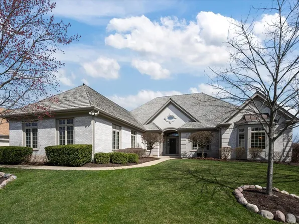 5399 S Pointe Ct, Long Grove, IL 60047