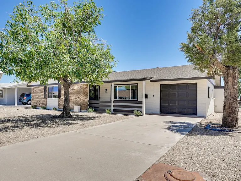 N Coggins Dr — Photo 23
