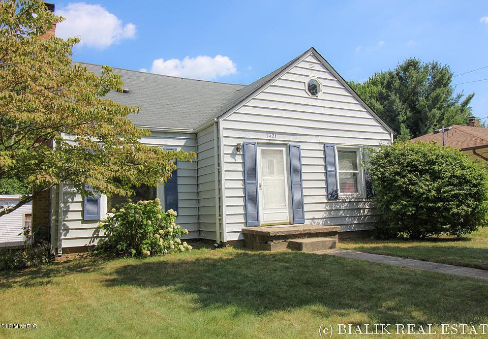 1st image of 1421 Van Auken St SE