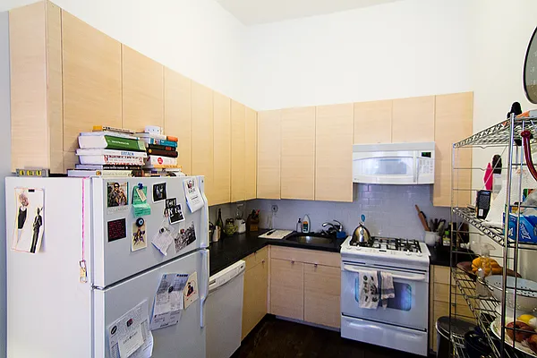 Rented by Coda Real Estate NYC | media 25