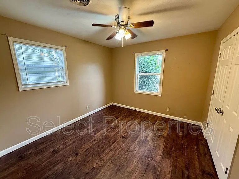 2310 Fairfield Dr — Photo 8